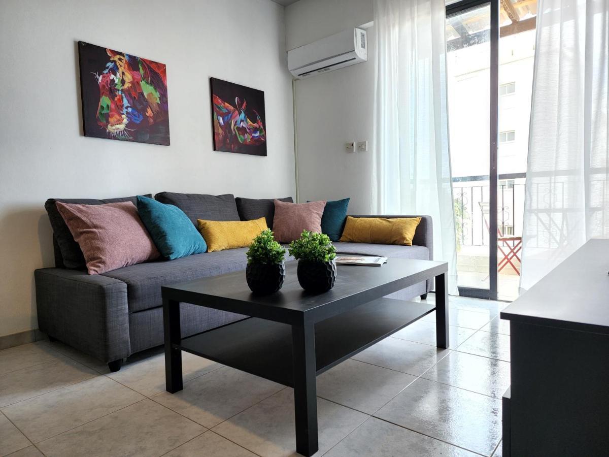 Kay'S City & Seaview One Bedroom Apartment Larnaca Exteriör bild