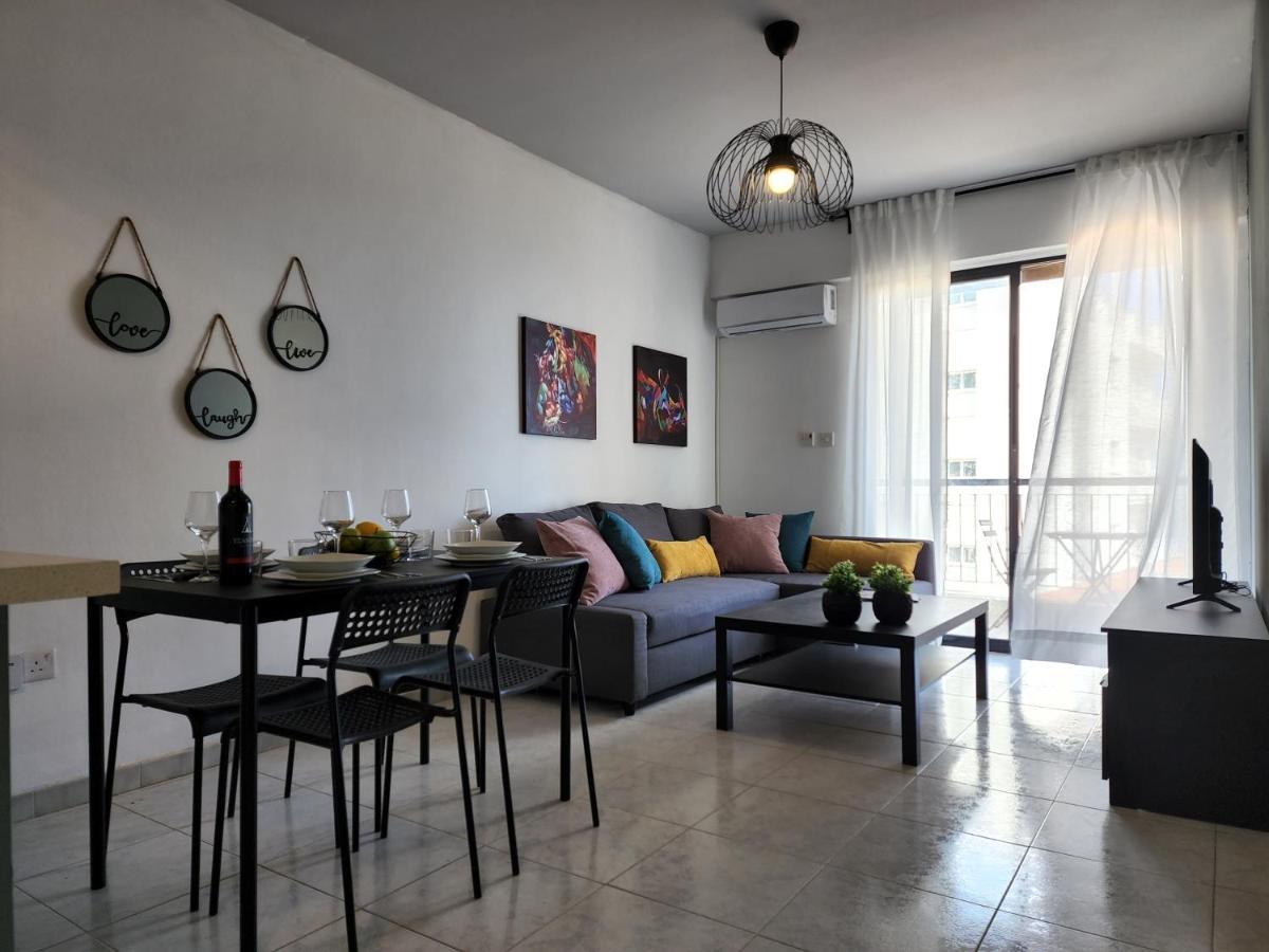 Kay'S City & Seaview One Bedroom Apartment Larnaca Exteriör bild