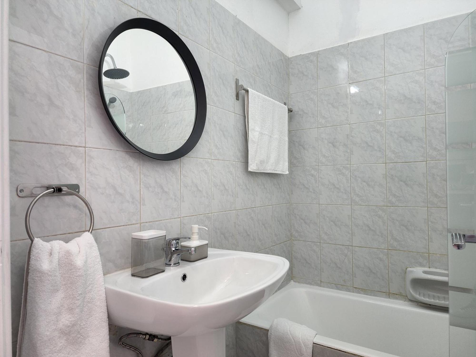 Kay'S City & Seaview One Bedroom Apartment Larnaca Exteriör bild