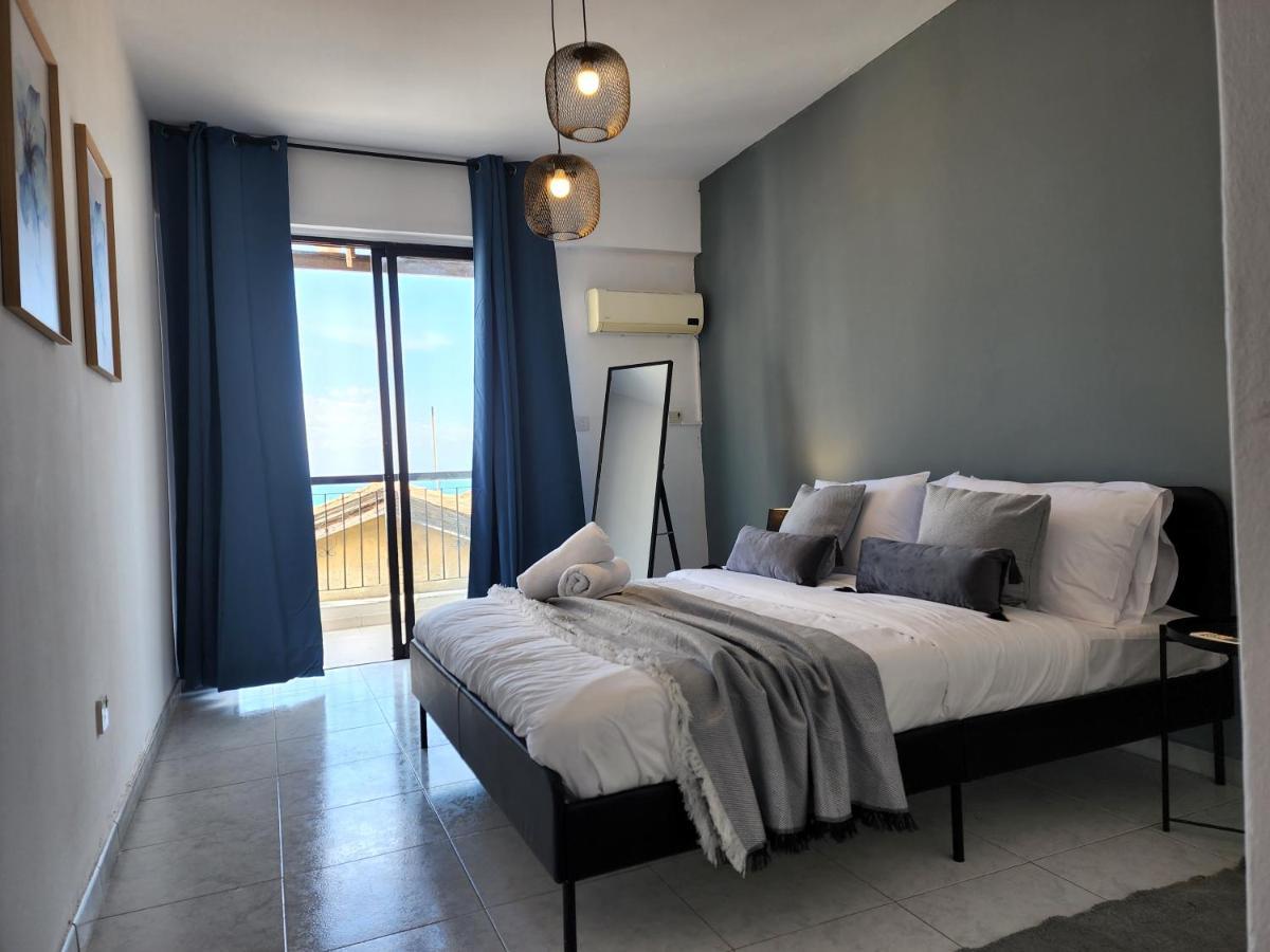 Kay'S City & Seaview One Bedroom Apartment Larnaca Exteriör bild